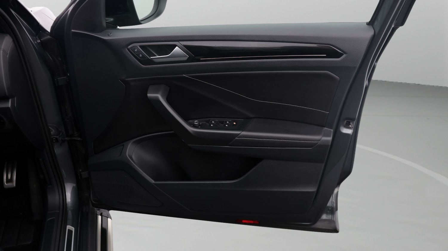 Used Volkswagen T-Roc 2023 for sale - 78123855: Photo 15