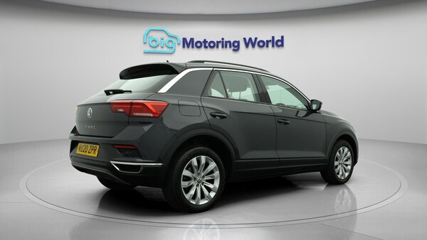 Used Volkswagen T-Roc 2020 for sale - 76307280: Photo 8
