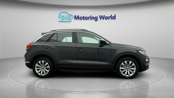 Used Volkswagen T-Roc 2020 for sale - 76307280: Photo 9