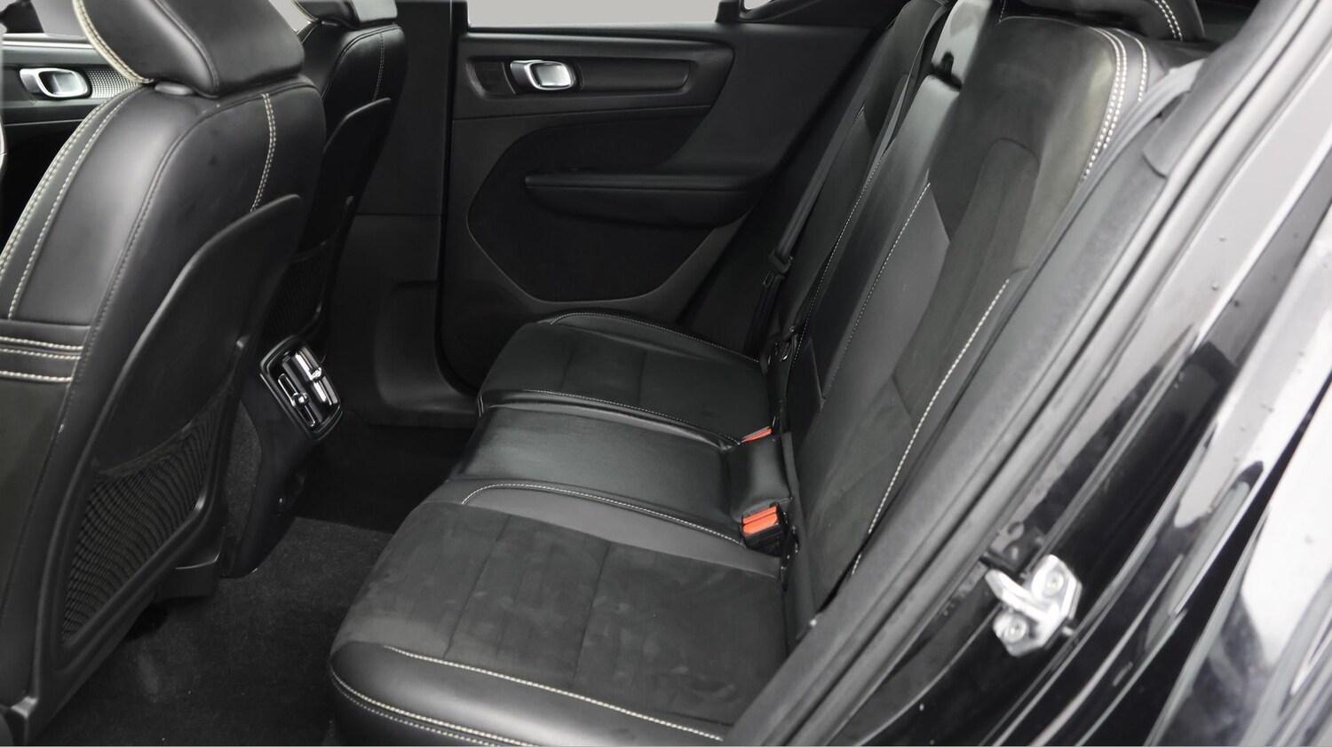 Used Volvo XC40 2020 for sale - 76561025: Photo 17