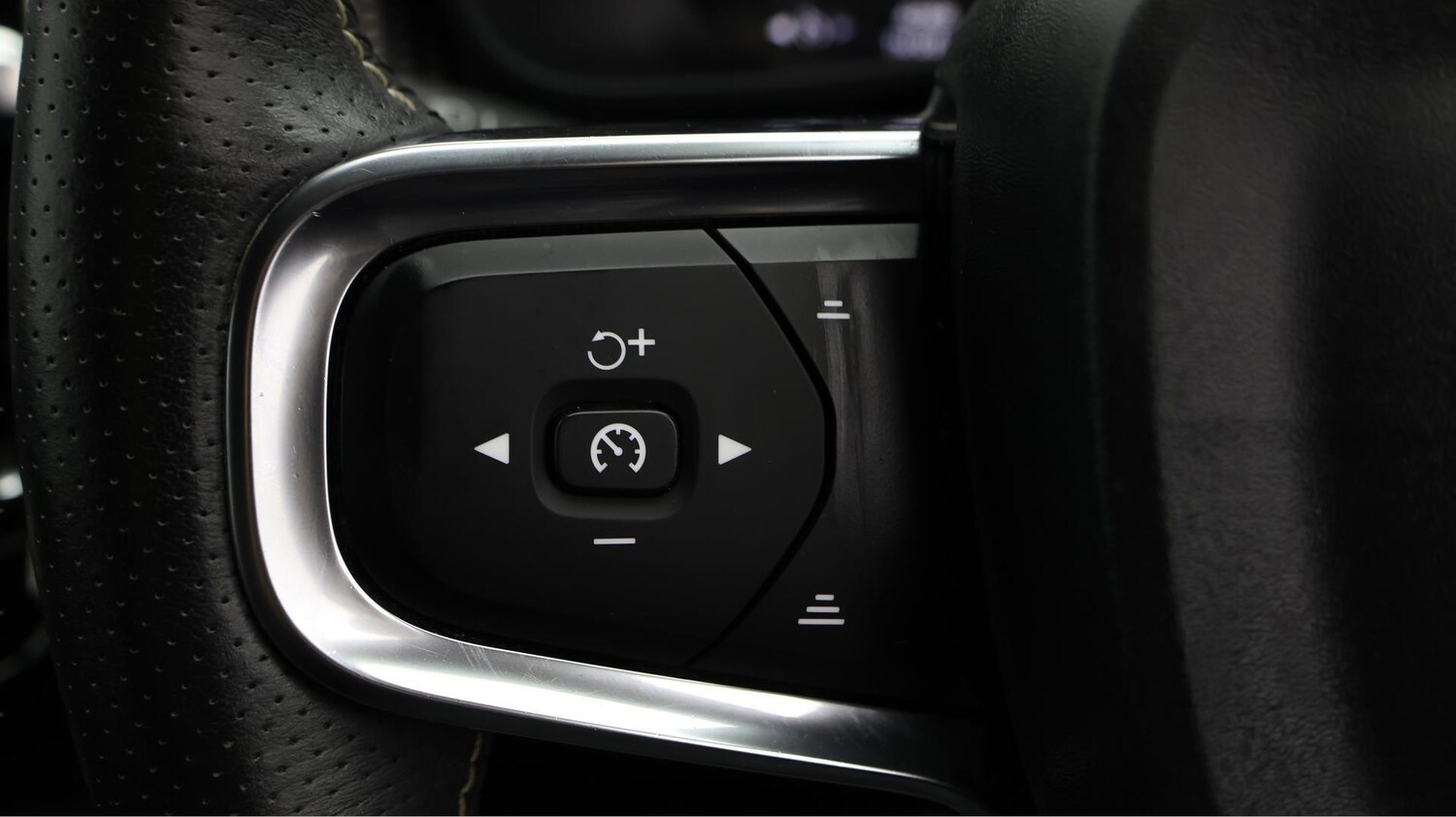 Used Volvo XC40 2020 for sale - 76561025: Photo 24