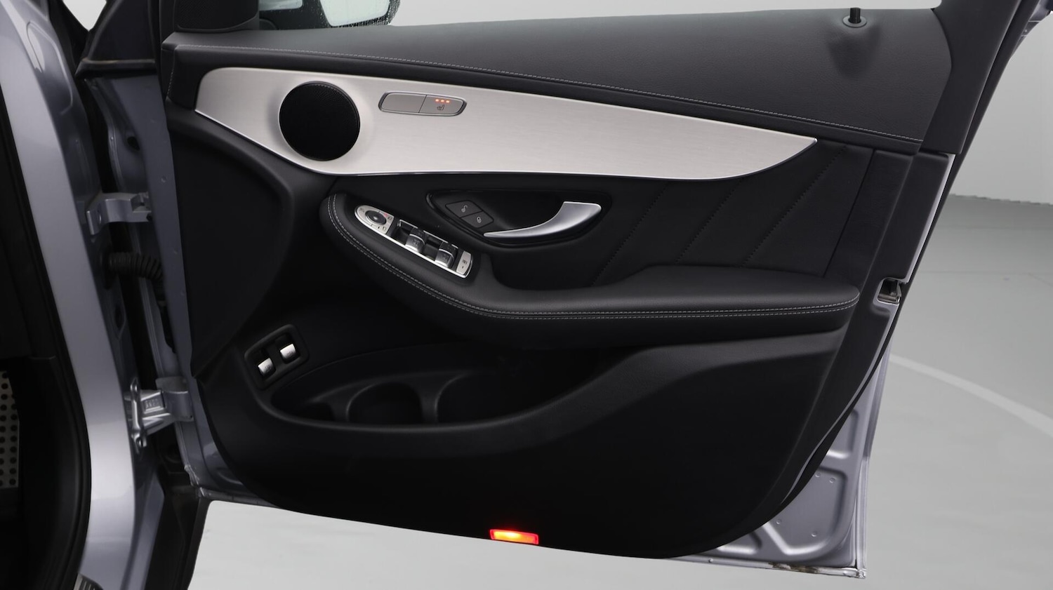 Used Mercedes-Benz GLC 2022 for sale - 76381230: Photo 16