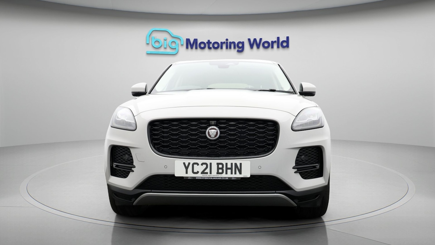 Used Jaguar E-Pace 2021 for sale - 77342781: Photo 2