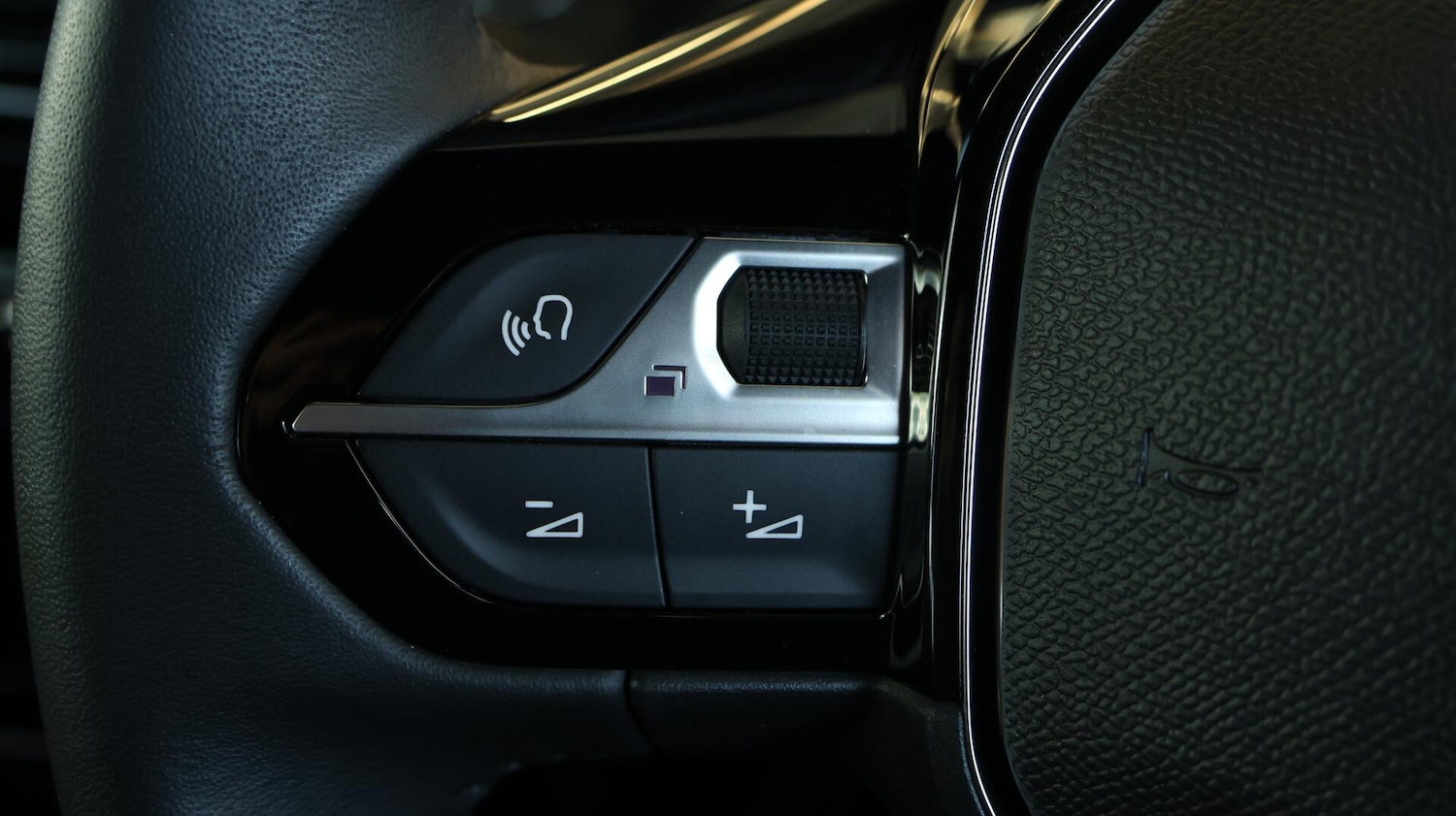 Used Peugeot 2008 2024 for sale - 76122071: Photo 23