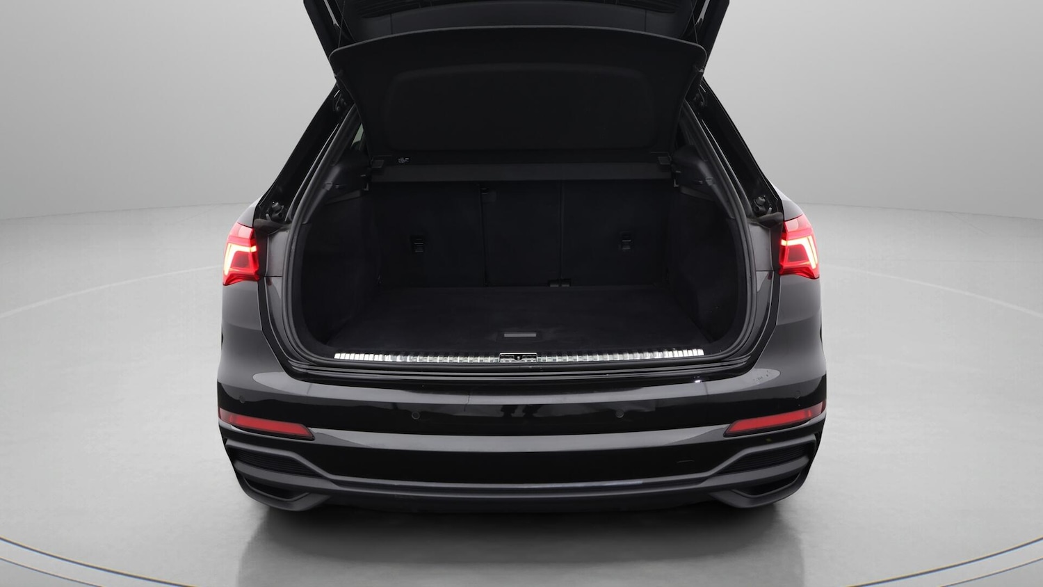 Used Audi Q3 2023 for sale - 76657646: Photo 18