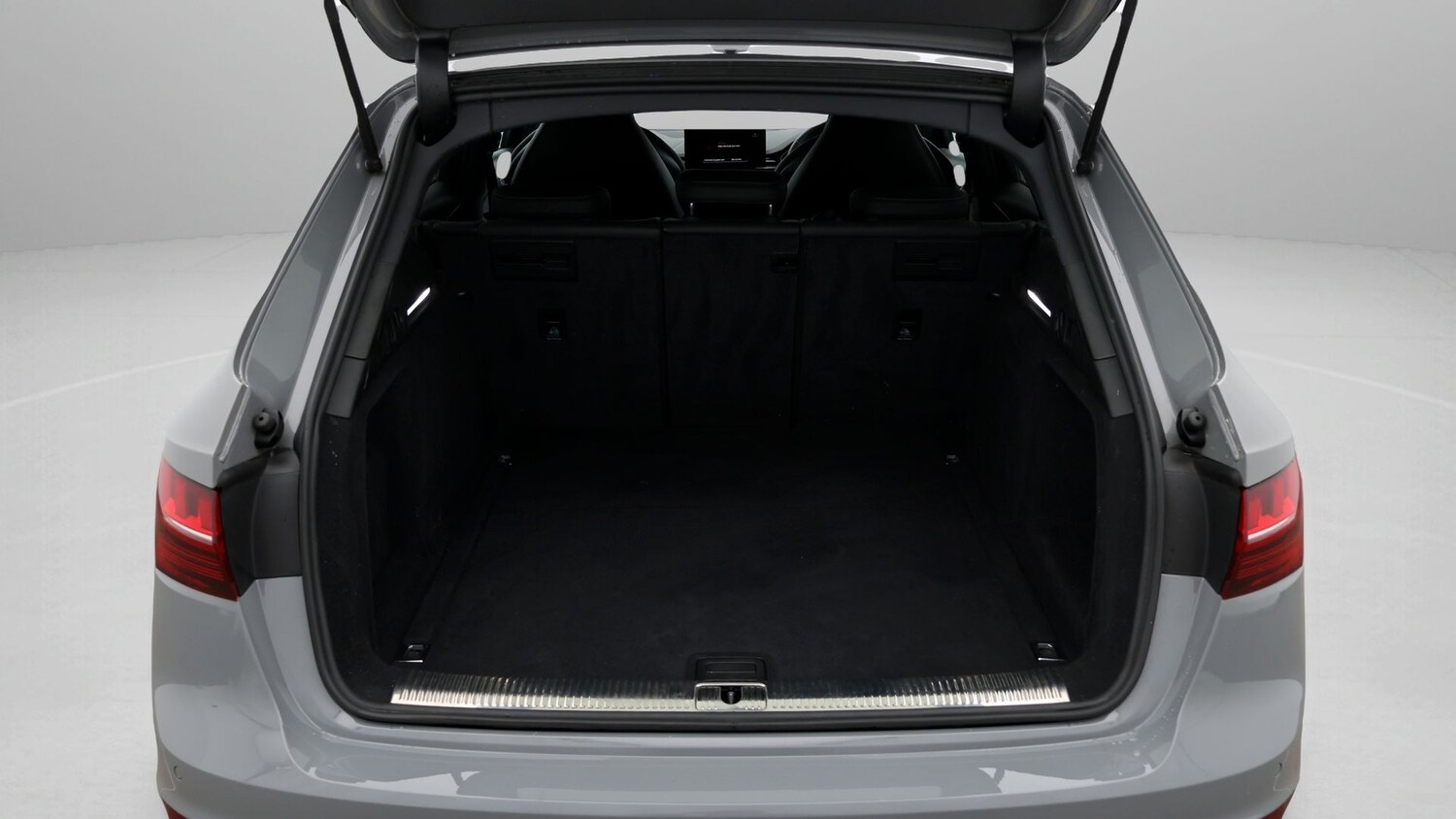 Used Audi RS4 2023 for sale - 78056891: Photo 17