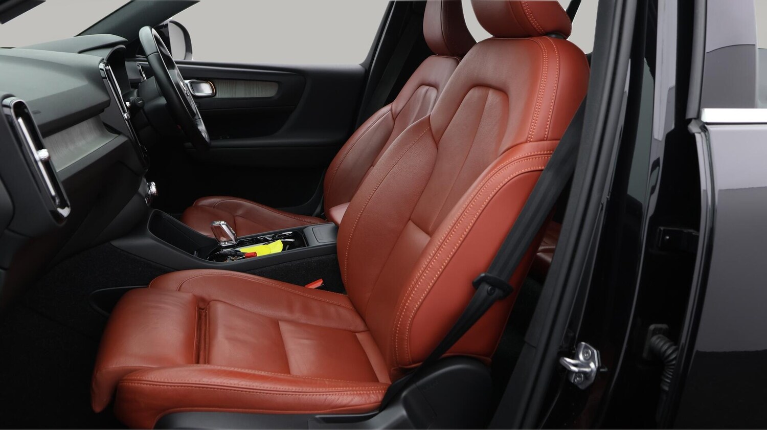 Used Volvo XC40 for sale - 76659397: Photo 15