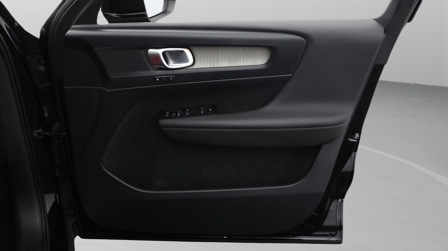 Used Volvo XC40 for sale - 76659397: Photo 16