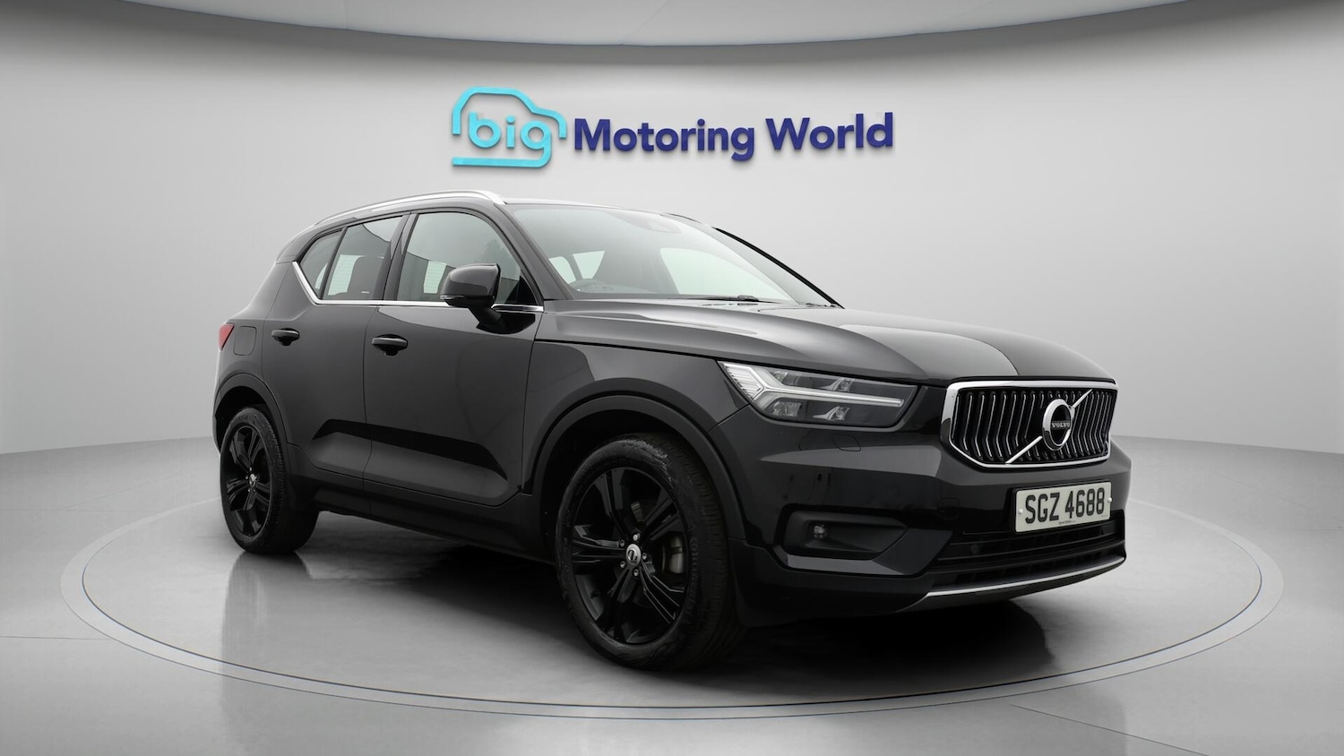 Used Volvo XC40 for sale - 76659397: Photo 2