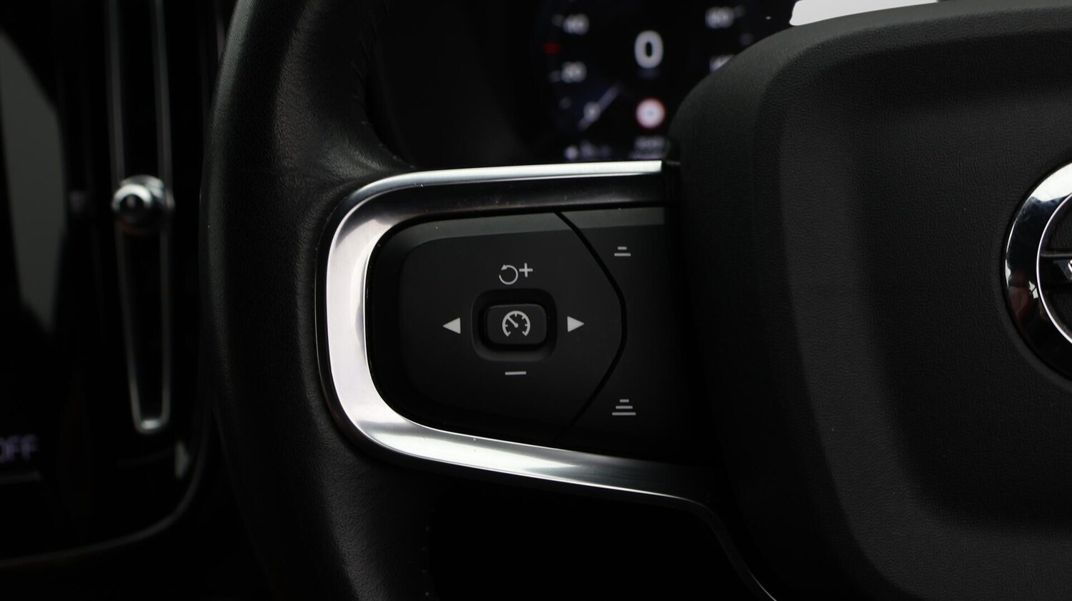 Used Volvo XC40 for sale - 76659397: Photo 23