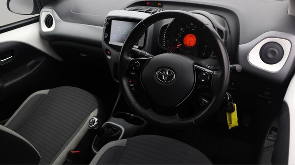Used Toyota AYGO 2020 for sale - 76270330: Photo 10