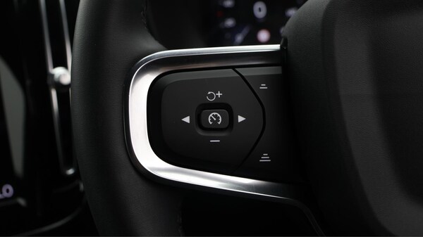 Used Volvo XC40 2022 for sale - 76247615: Photo 23