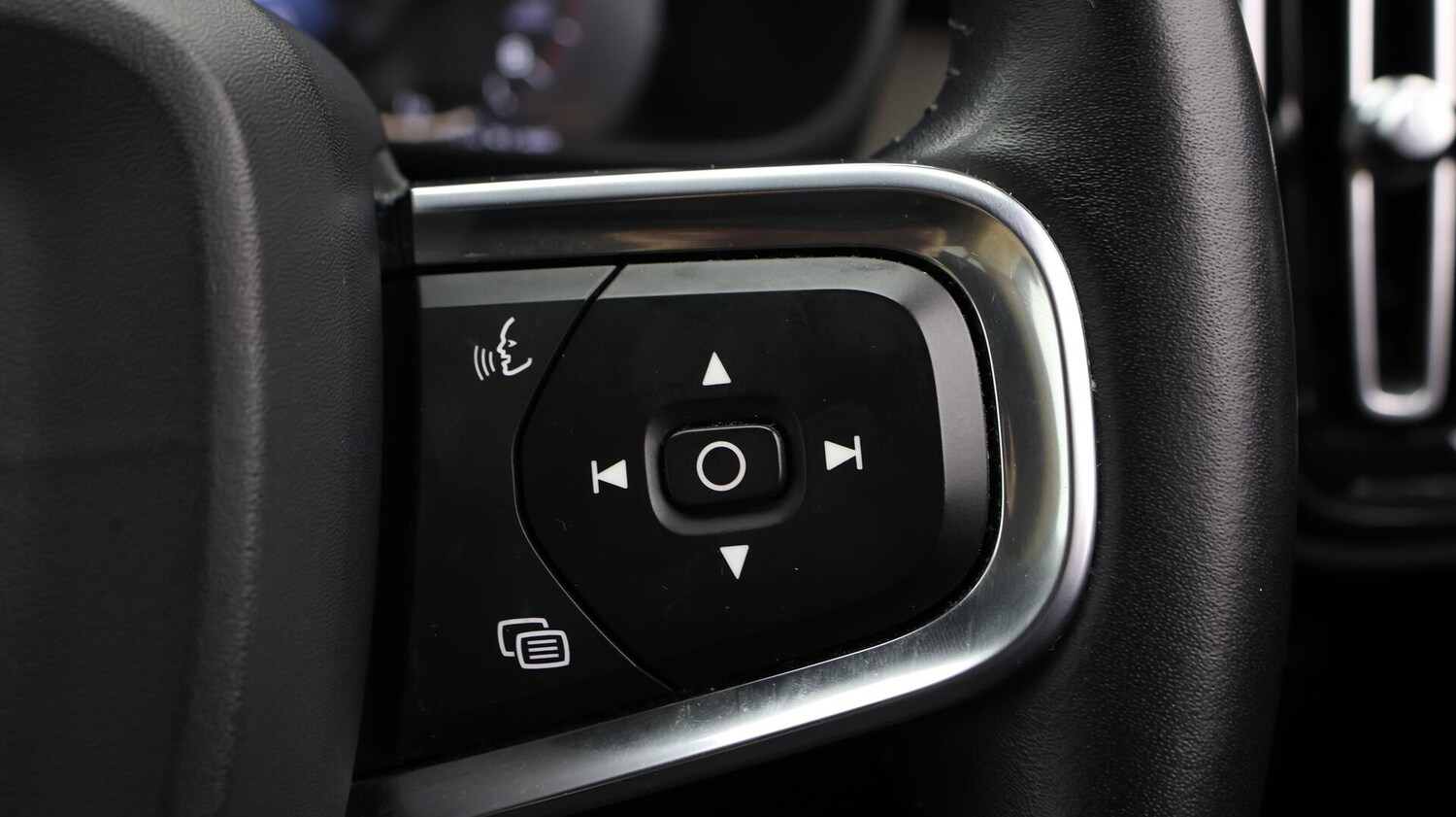 Used Volvo XC40 2019 for sale - 76714512: Photo 24