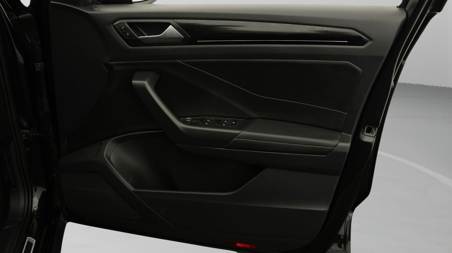 Used Volkswagen T-Roc 2022 for sale - 77715986: Photo 15