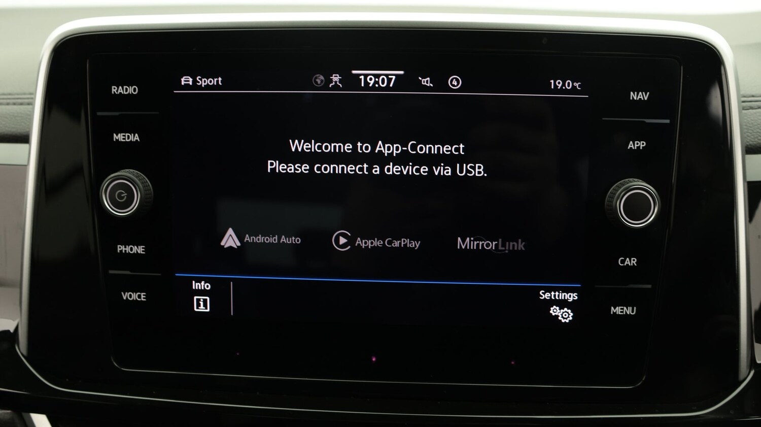 Used Volkswagen T-Roc 2022 for sale - 77715986: Photo 25