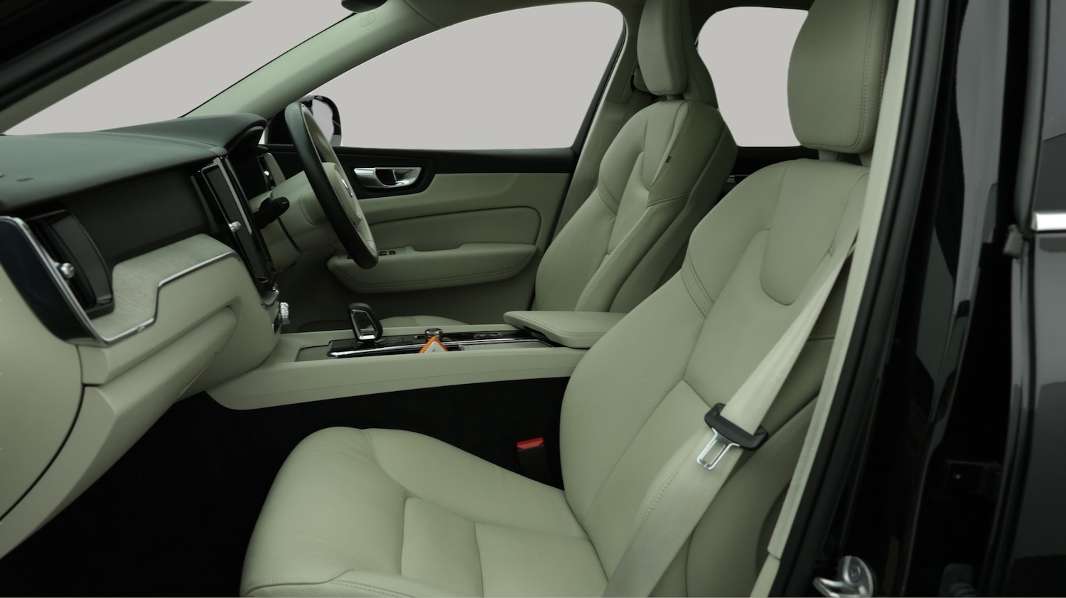 Used Volvo XC60 2023 for sale - 78035238: Photo 14