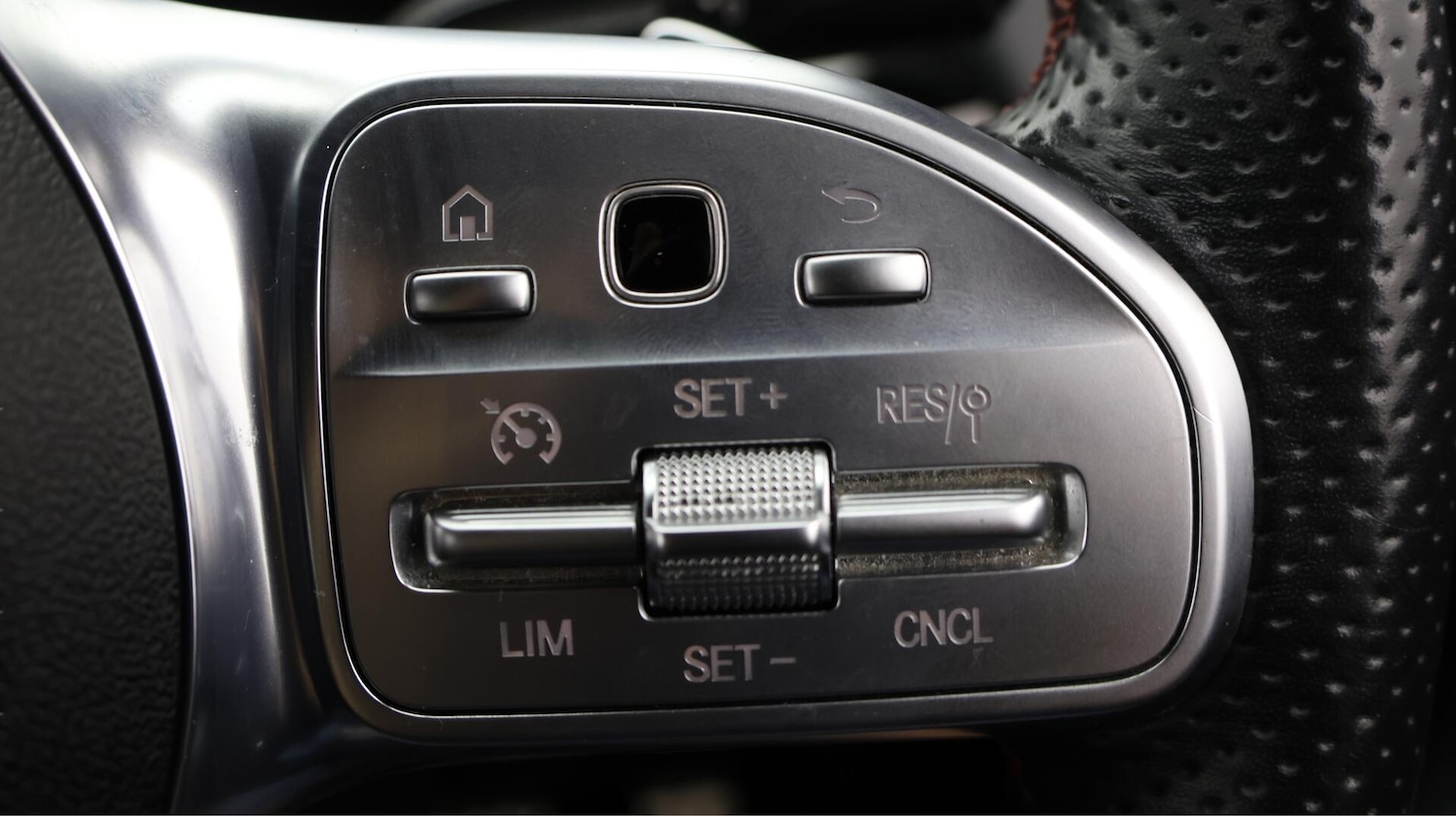 Used Mercedes-Benz GLA 2020 for sale - 76137971: Photo 25