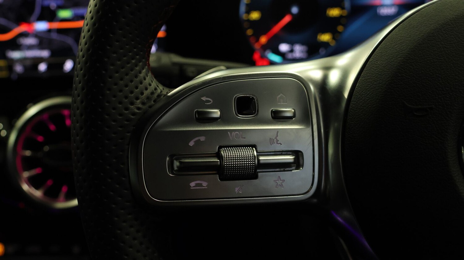 Used Mercedes-Benz EQB 2023 for sale - 77844722: Photo 24