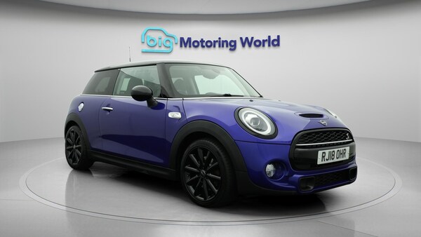 Used MINI Hatch 2018 for sale - 76175384: Photo 2