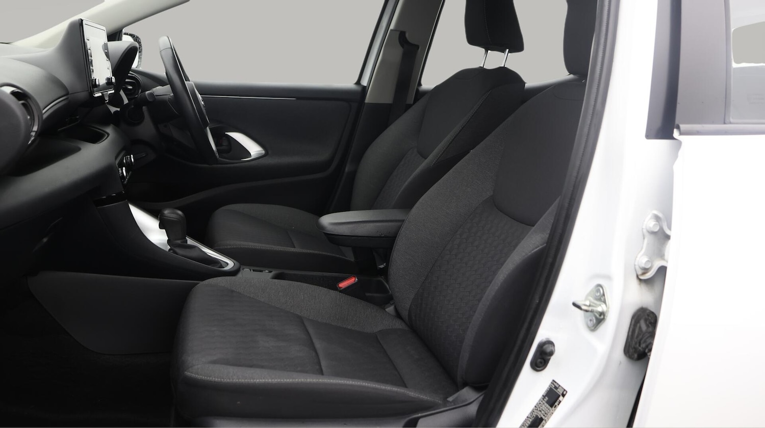 Used Toyota Yaris 2022 for sale - 76137683: Photo 15