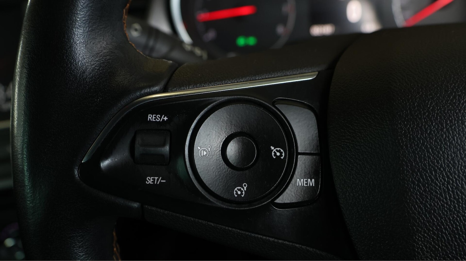 Used Vauxhall Crossland X 2018 for sale - 76742285: Photo 23