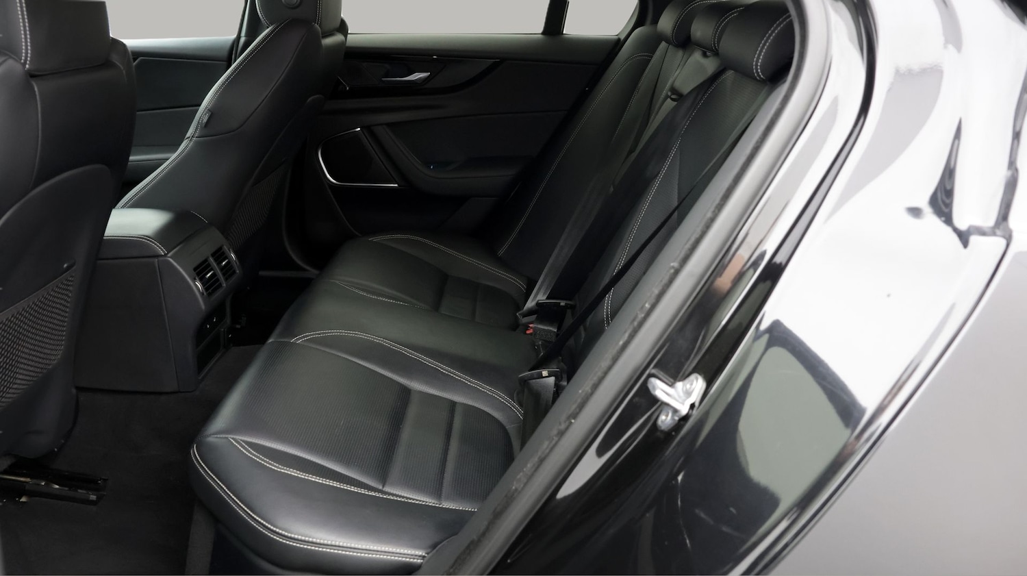 Used Jaguar XE 2021 for sale - 78176289: Photo 16