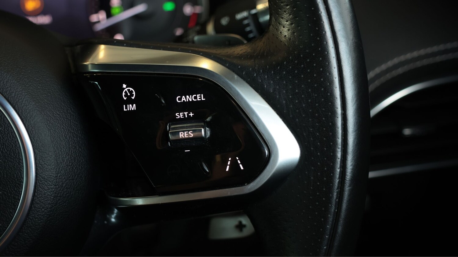 Used Jaguar XE 2021 for sale - 78176289: Photo 22