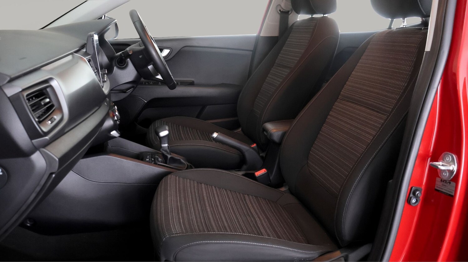 Used Kia Stonic 2023 for sale - 77675891: Photo 13