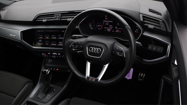 Used Audi Q3 2019 for sale - 75364408: Photo 10