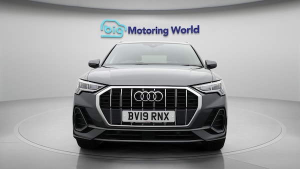 Used Audi Q3 2019 for sale - 75364408: Photo 3