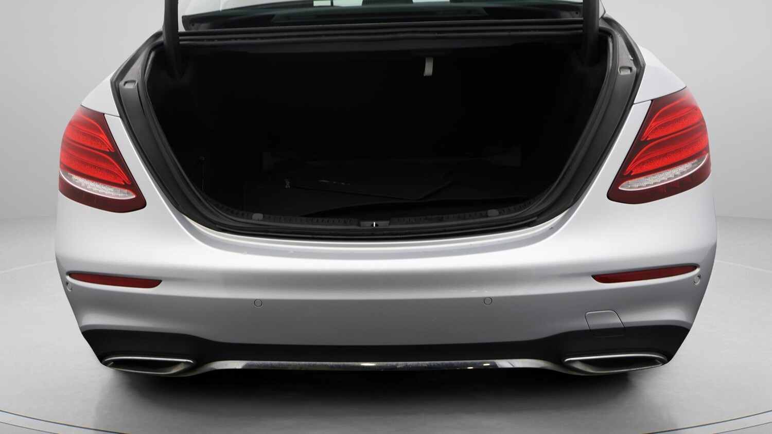 Used Mercedes-Benz E Class for sale - 76485930: Photo 17