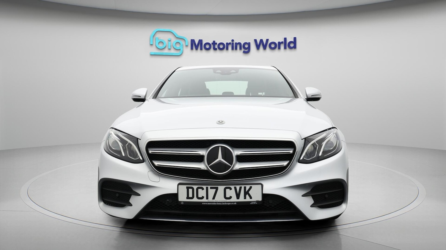 Used Mercedes-Benz E Class for sale - 76485930: Photo 2