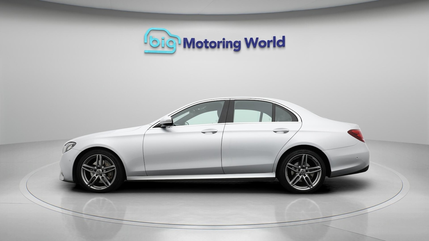 Used Mercedes-Benz E Class for sale - 76485930: Photo 4