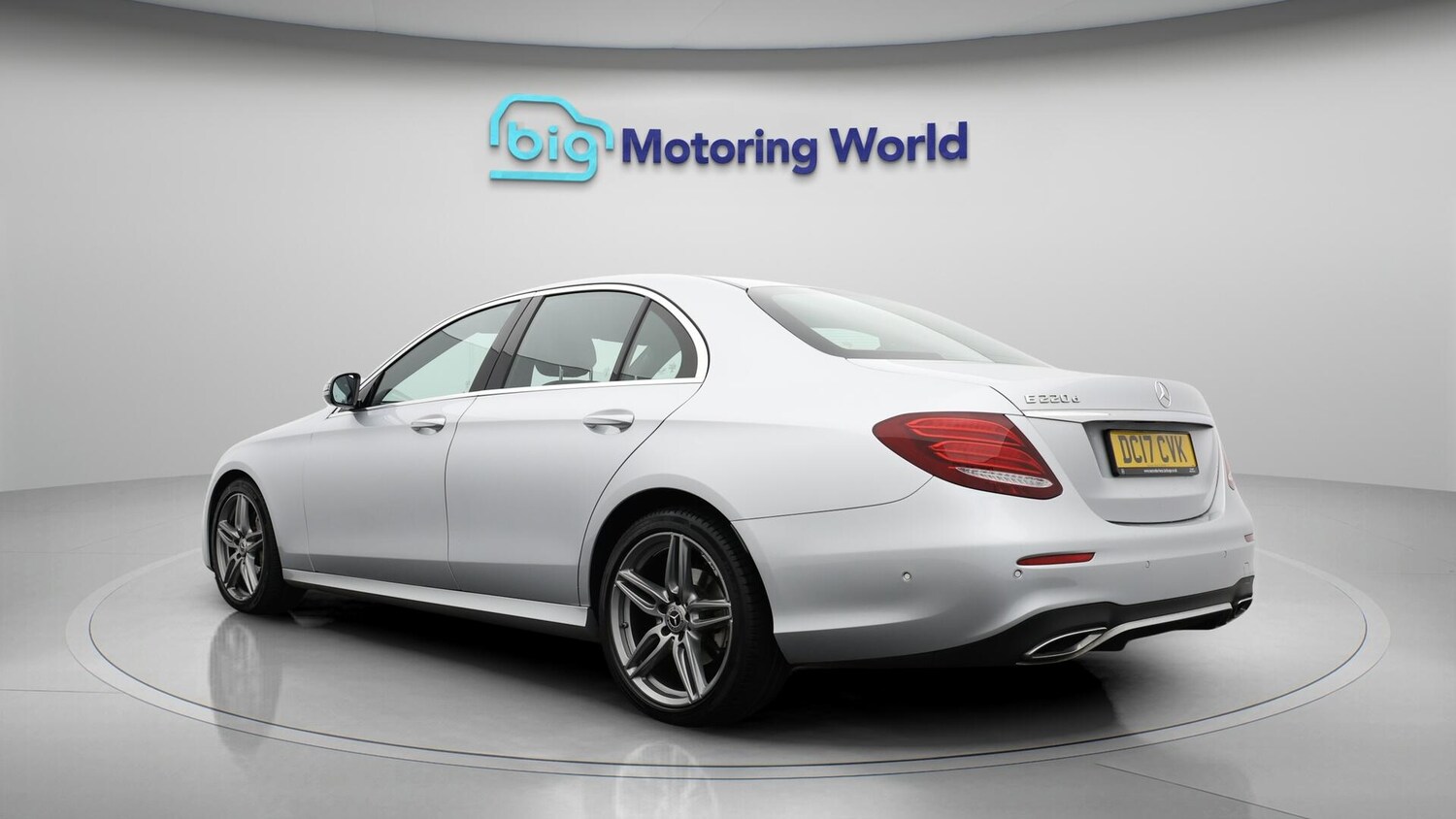 Used Mercedes-Benz E Class for sale - 76485930: Photo 5