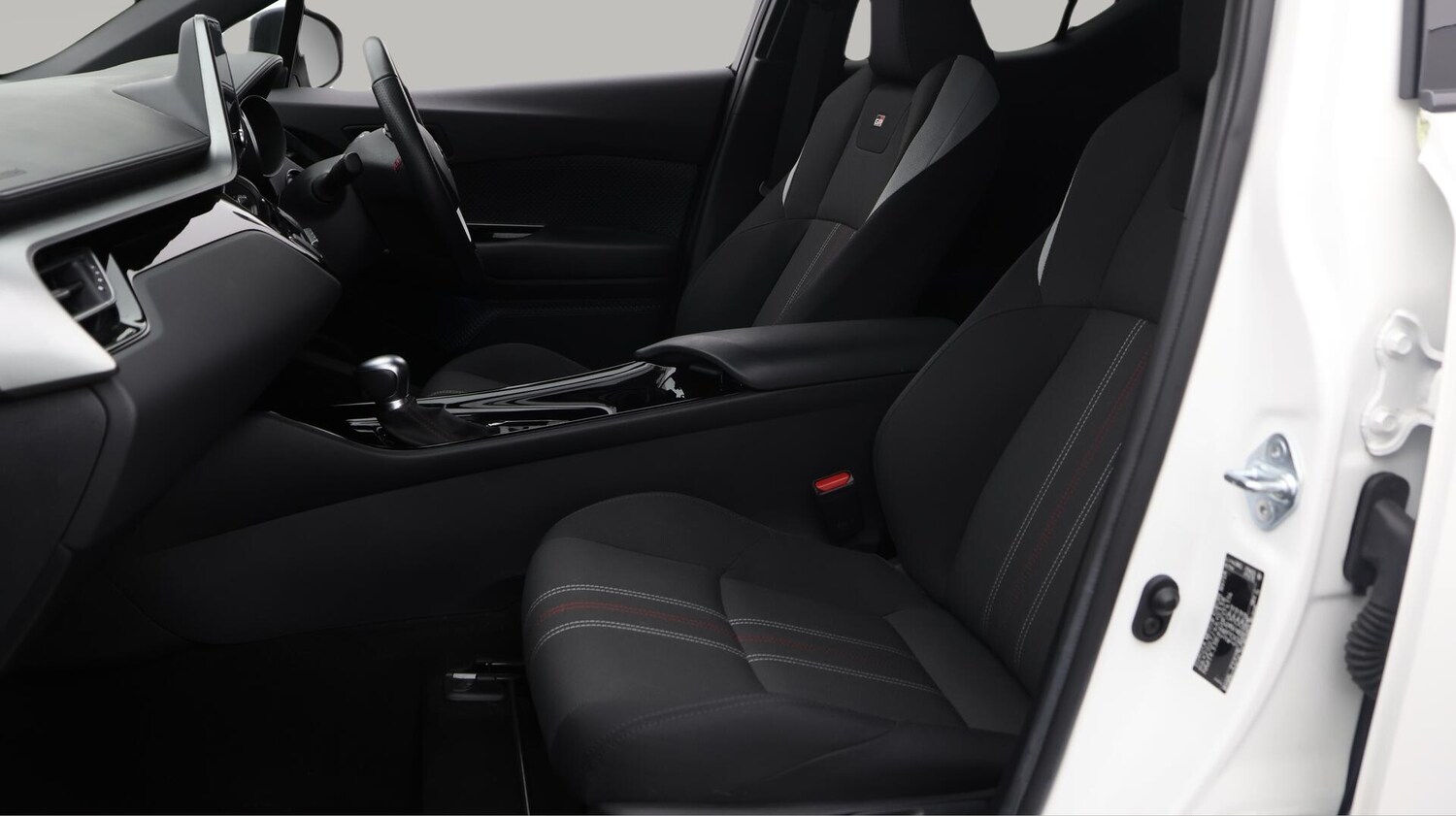 Used Toyota C-HR 2022 for sale - 76399020: Photo 15