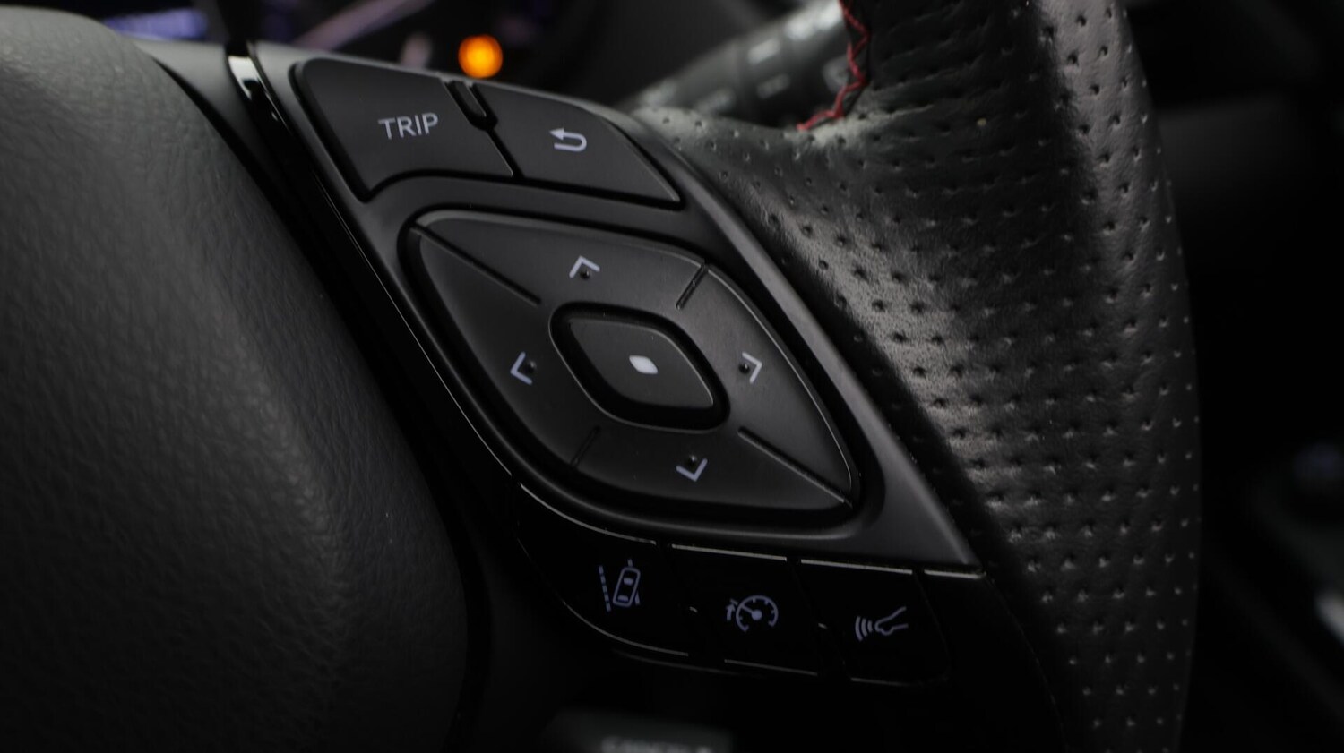 Used Toyota C-HR 2022 for sale - 76399020: Photo 25