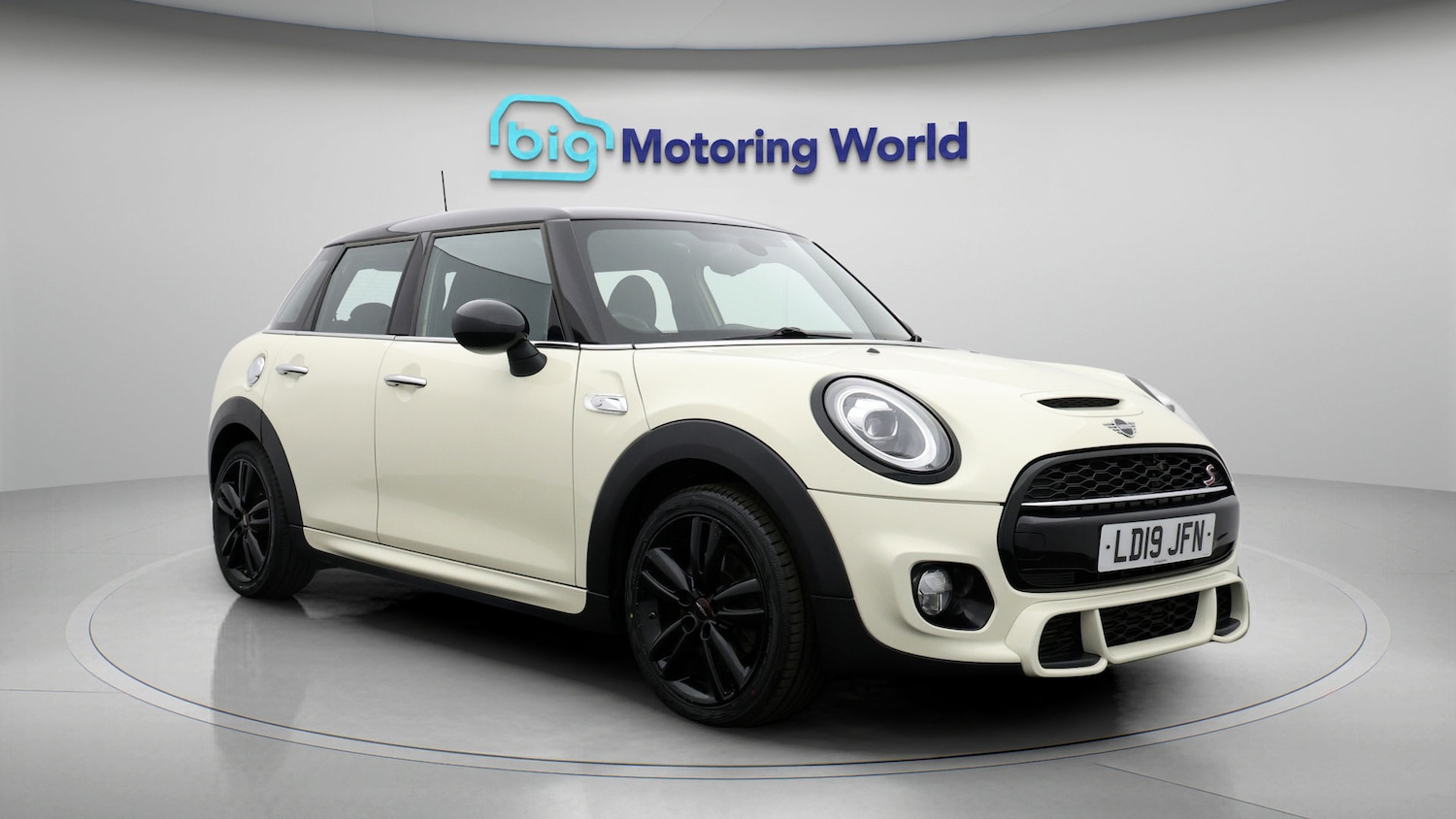 Used MINI Hatch 2019 for sale - 77736085: Photo 1