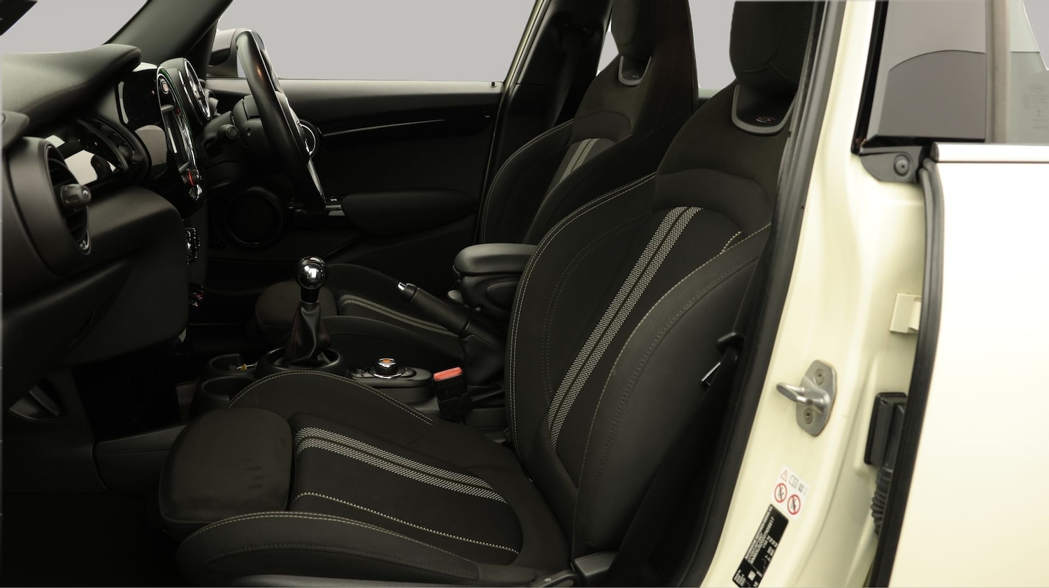 Used MINI Hatch 2019 for sale - 77736085: Photo 14