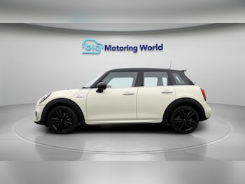 Used MINI Hatch 2019 for sale - 77736085: Photo