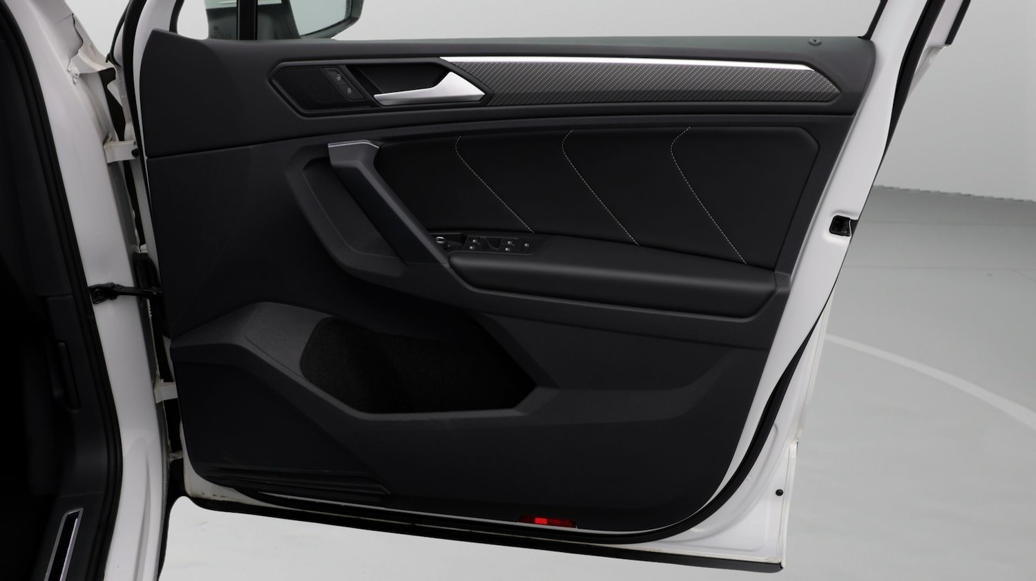 Used Volkswagen Tiguan 2023 for sale - 77954401: Photo 15