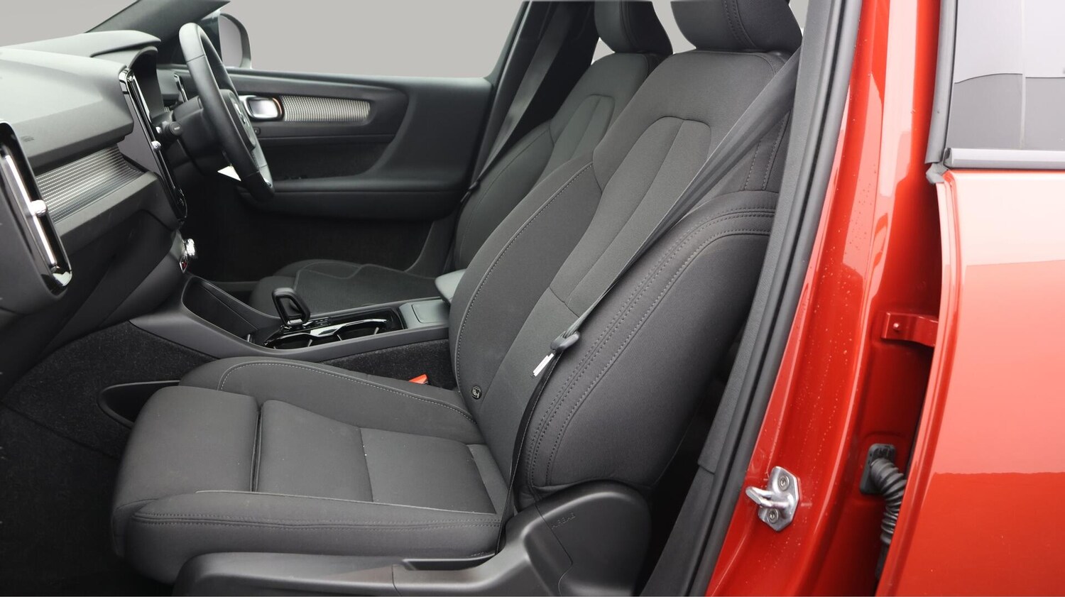 Used Volvo XC40 2021 for sale - 76572953: Photo 15