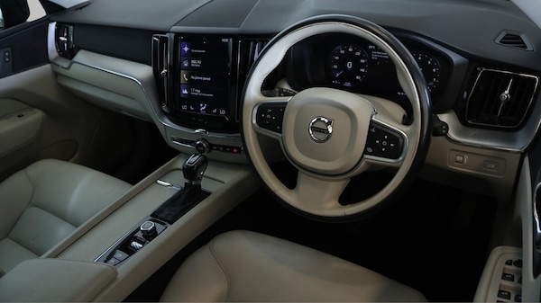 Used Volvo XC60 2018 for sale - 76201295: Photo 10