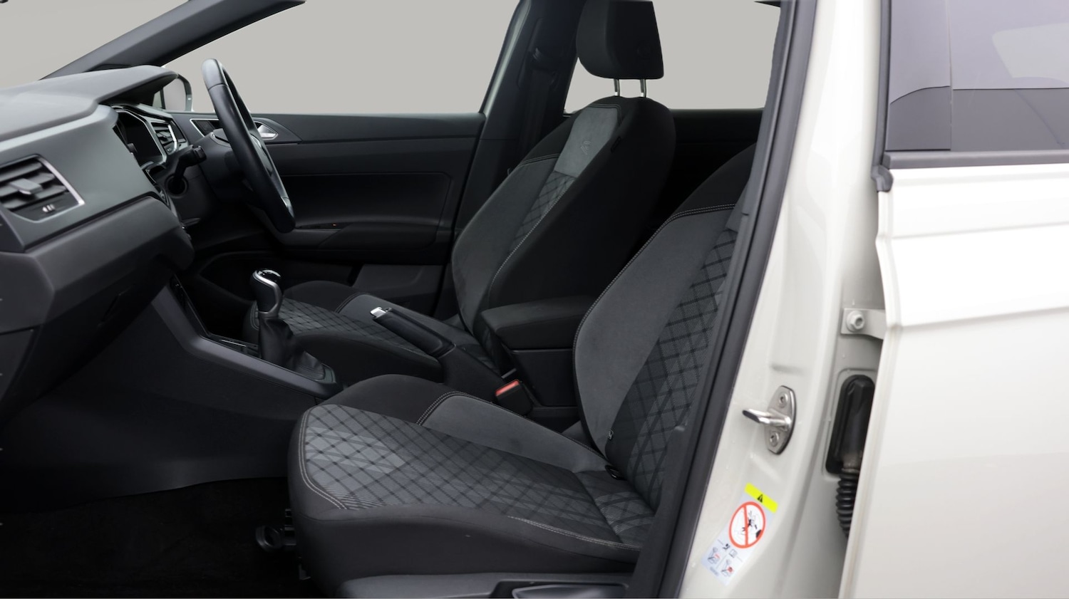 Used Volkswagen Polo 2022 for sale - 77669275: Photo 14