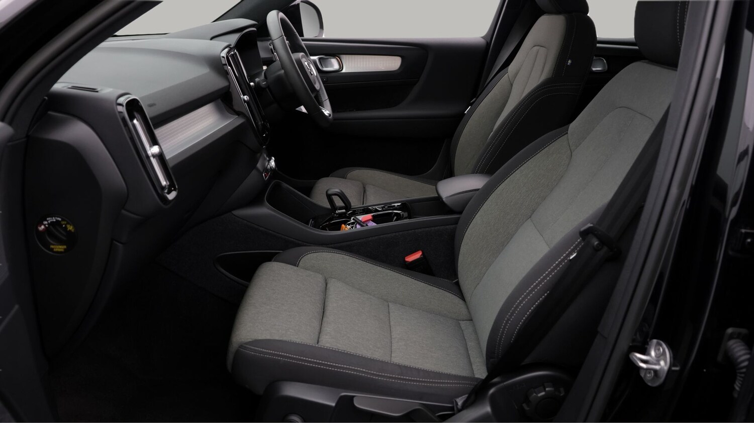 Used Volvo XC40 2023 for sale - 77841680: Photo 14