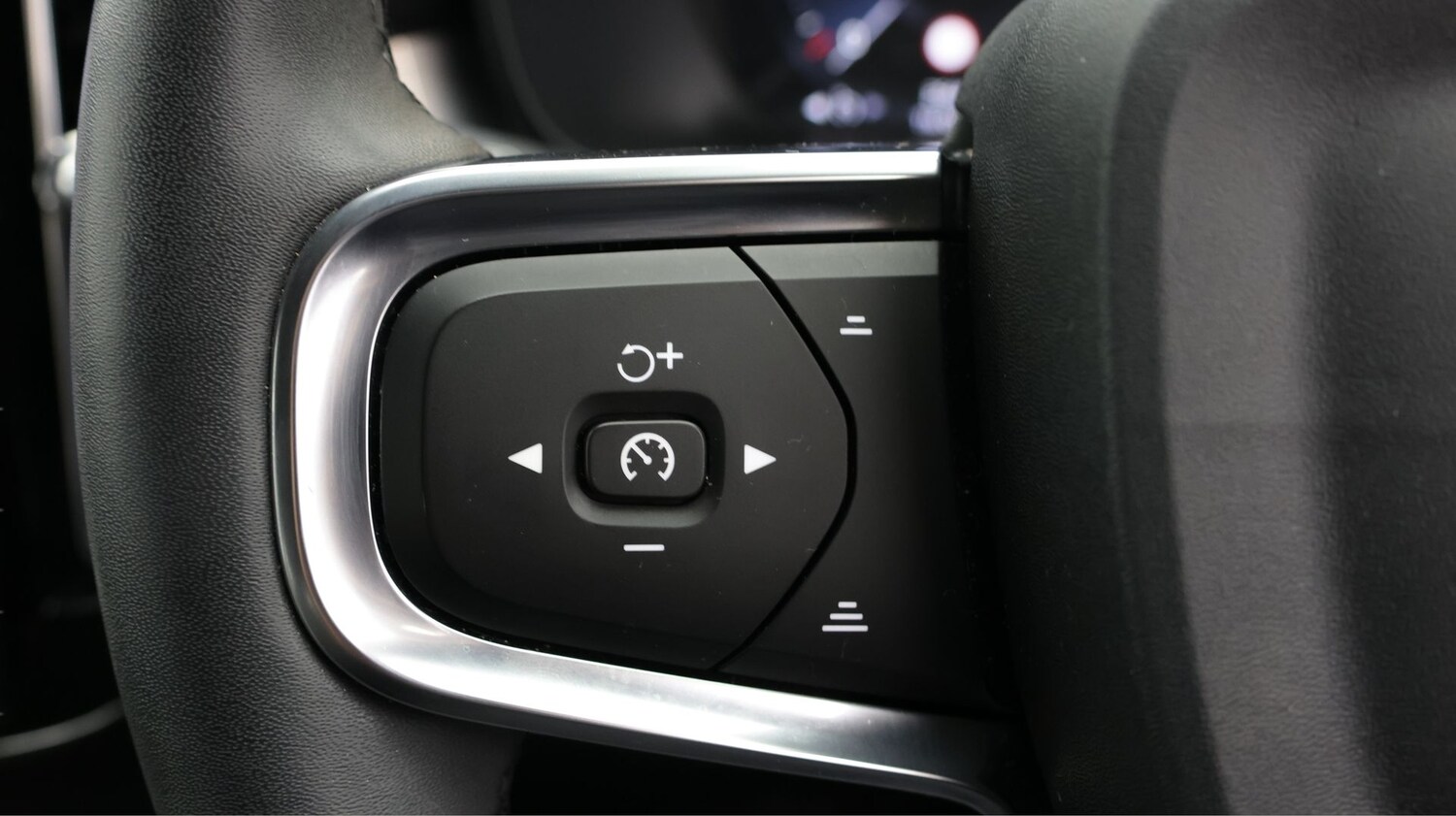 Used Volvo XC40 2023 for sale - 77841680: Photo 22