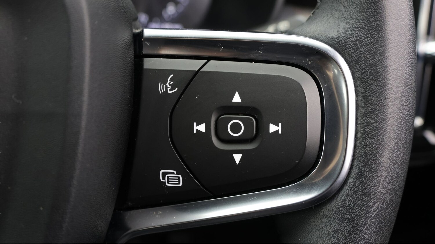 Used Volvo XC40 2023 for sale - 77841680: Photo 23