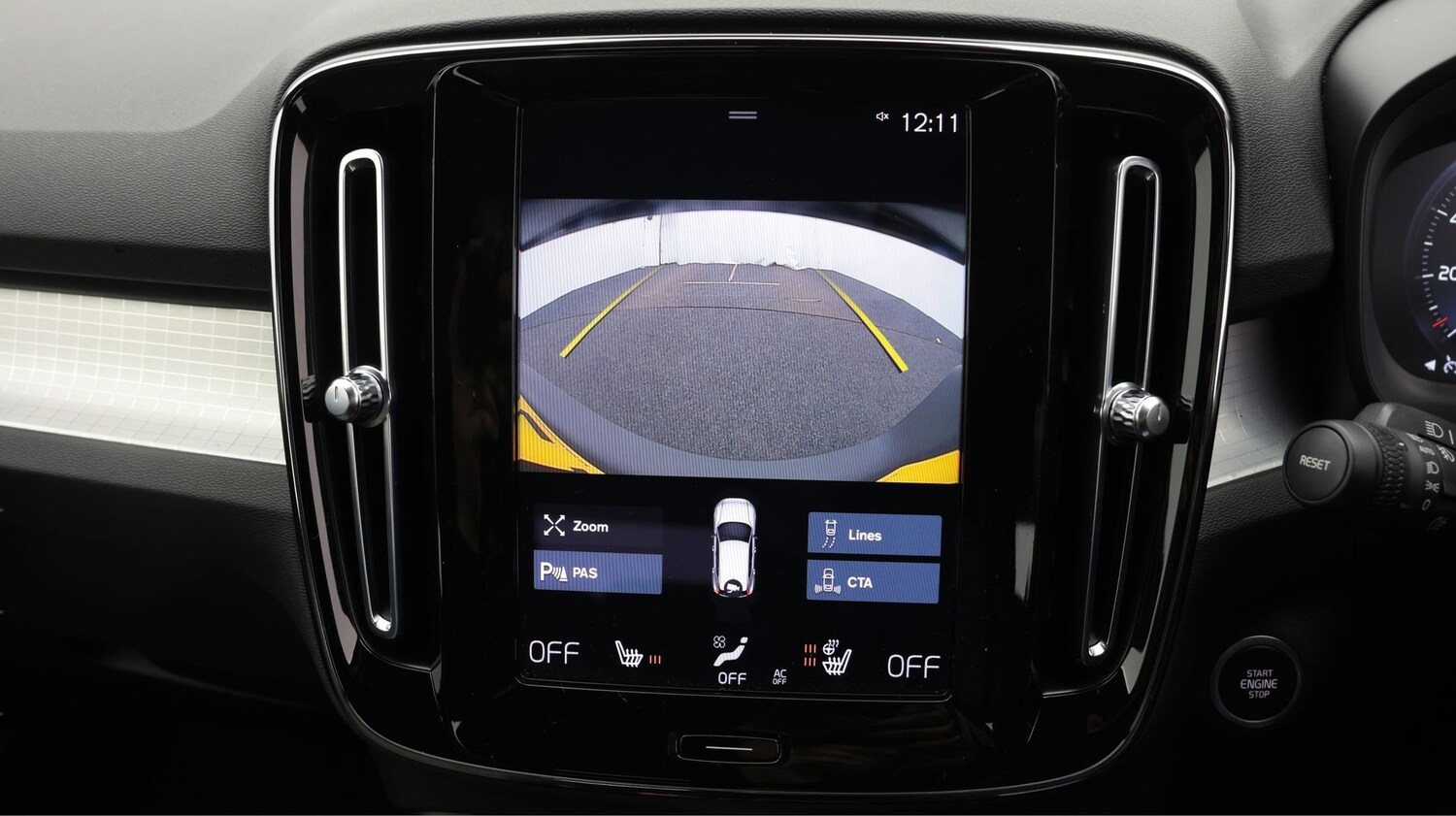 Used Volvo XC40 2023 for sale - 77841680: Photo 24