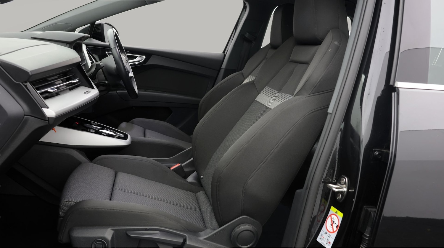 Used Audi Q4 e-tron 2023 for sale - 77968952: Photo 14