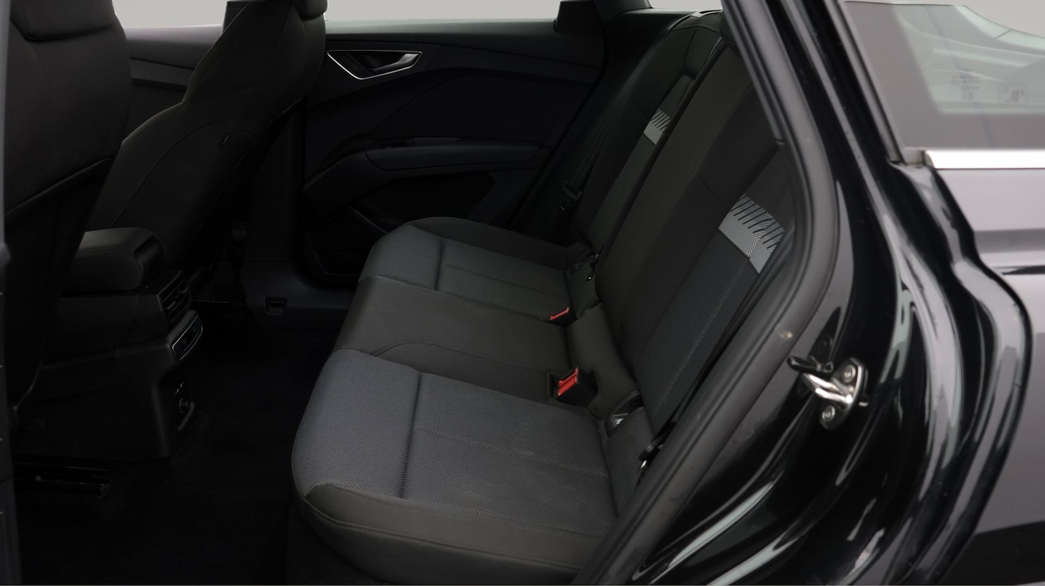 Used Audi Q4 e-tron 2023 for sale - 77968952: Photo 16