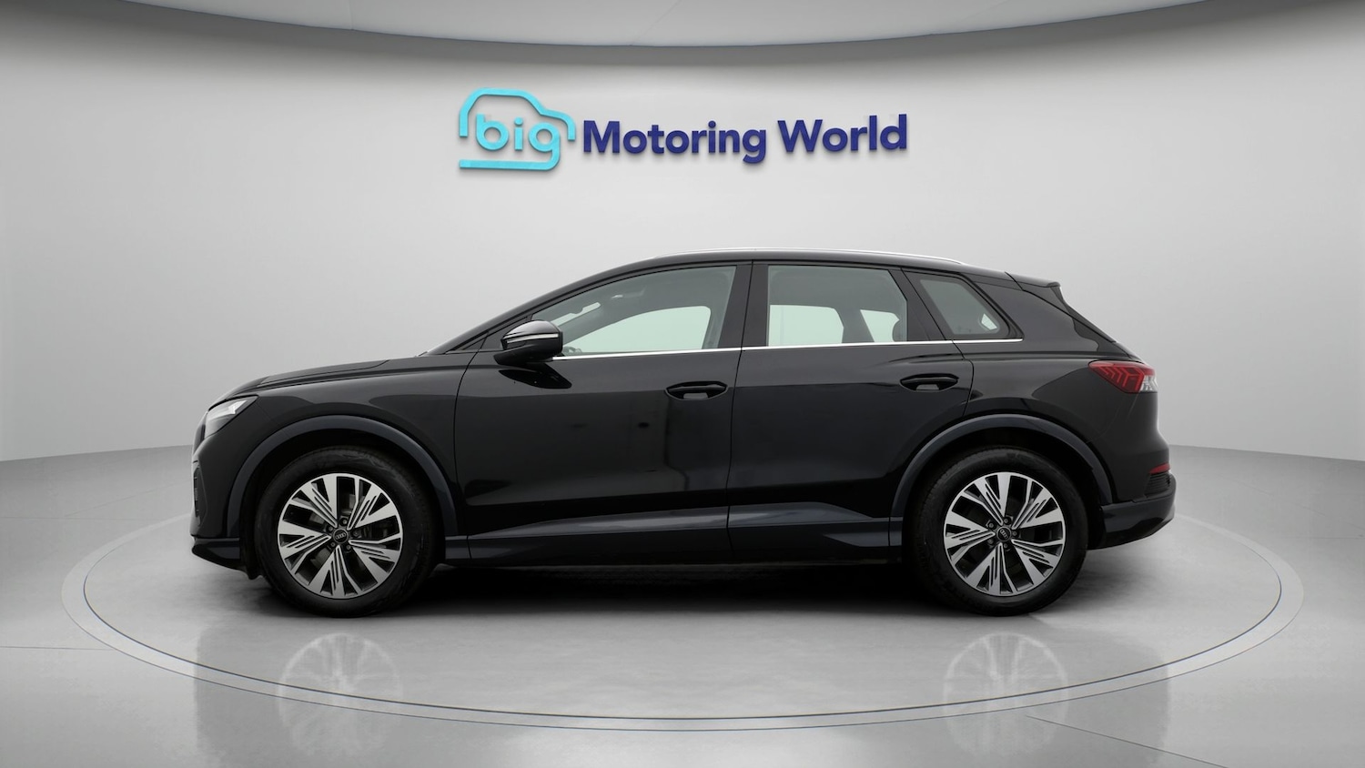 Used Audi Q4 e-tron 2023 for sale - 77968952: Photo 4